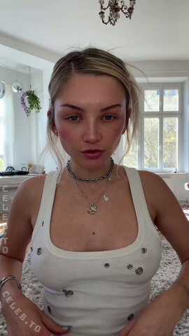 Julia Wulf nude photo 120