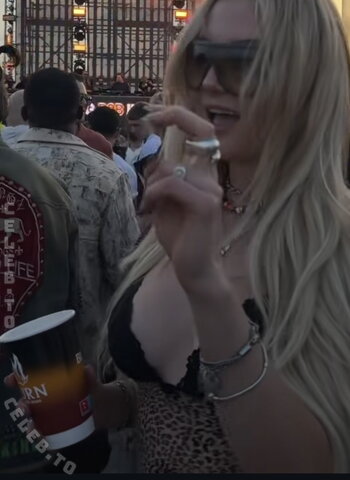 Julia Wulf nude photo 19