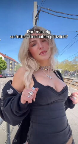 Julia Wulf nude photo 15
