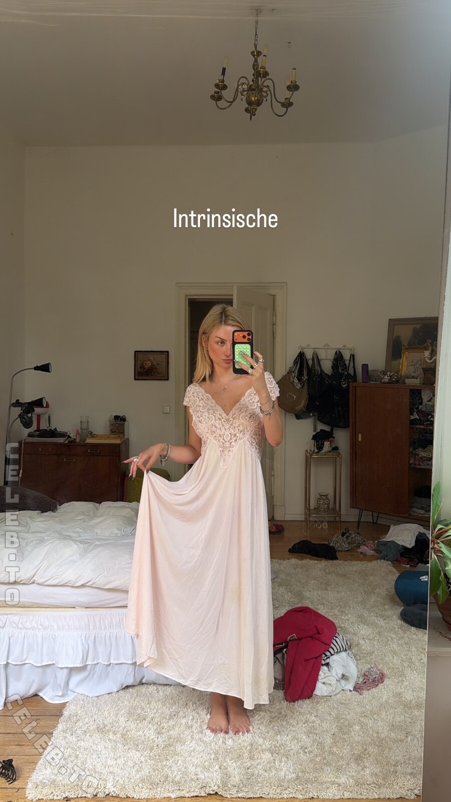 Julia Wulf nude photo 1
