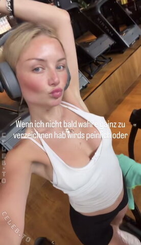 Julia Wulf nude photo 4