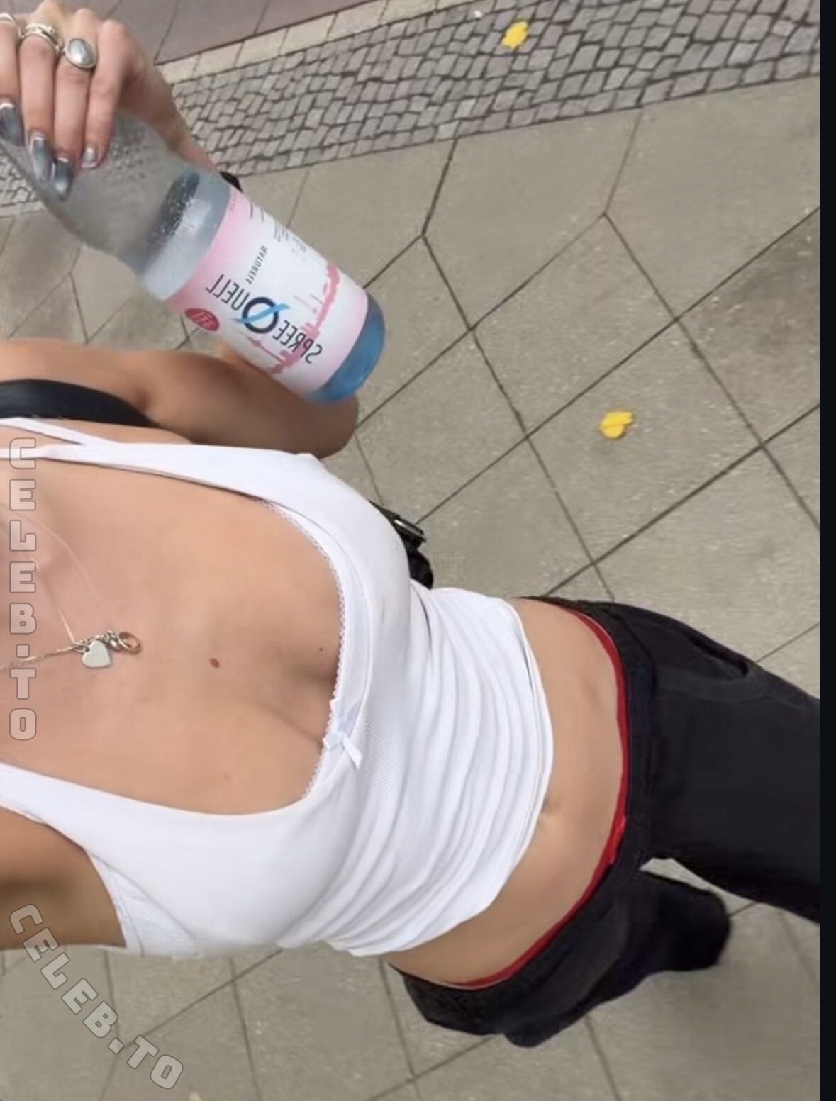 Julia Wulf nude photo 5