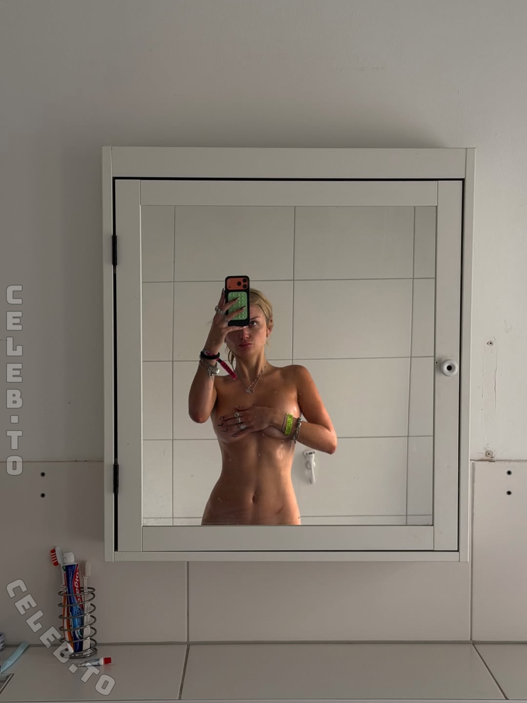 Julia Wulf nude photo 1
