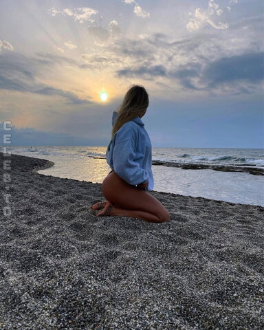 Julia_2122 nude photo 8