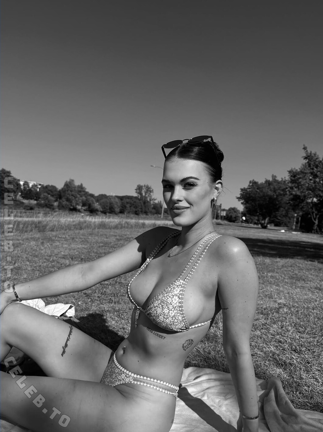 juliaelena nude photo 11