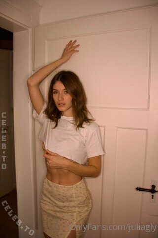 juliagly nude photo 25