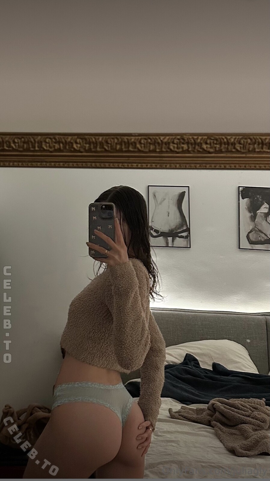 juliagly nude photo 4
