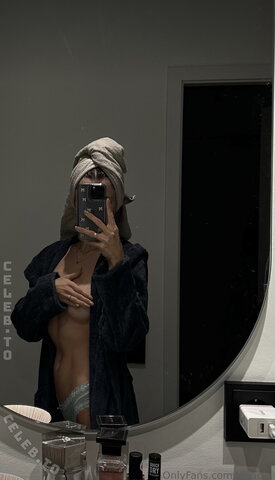 juliagly nude photo 2