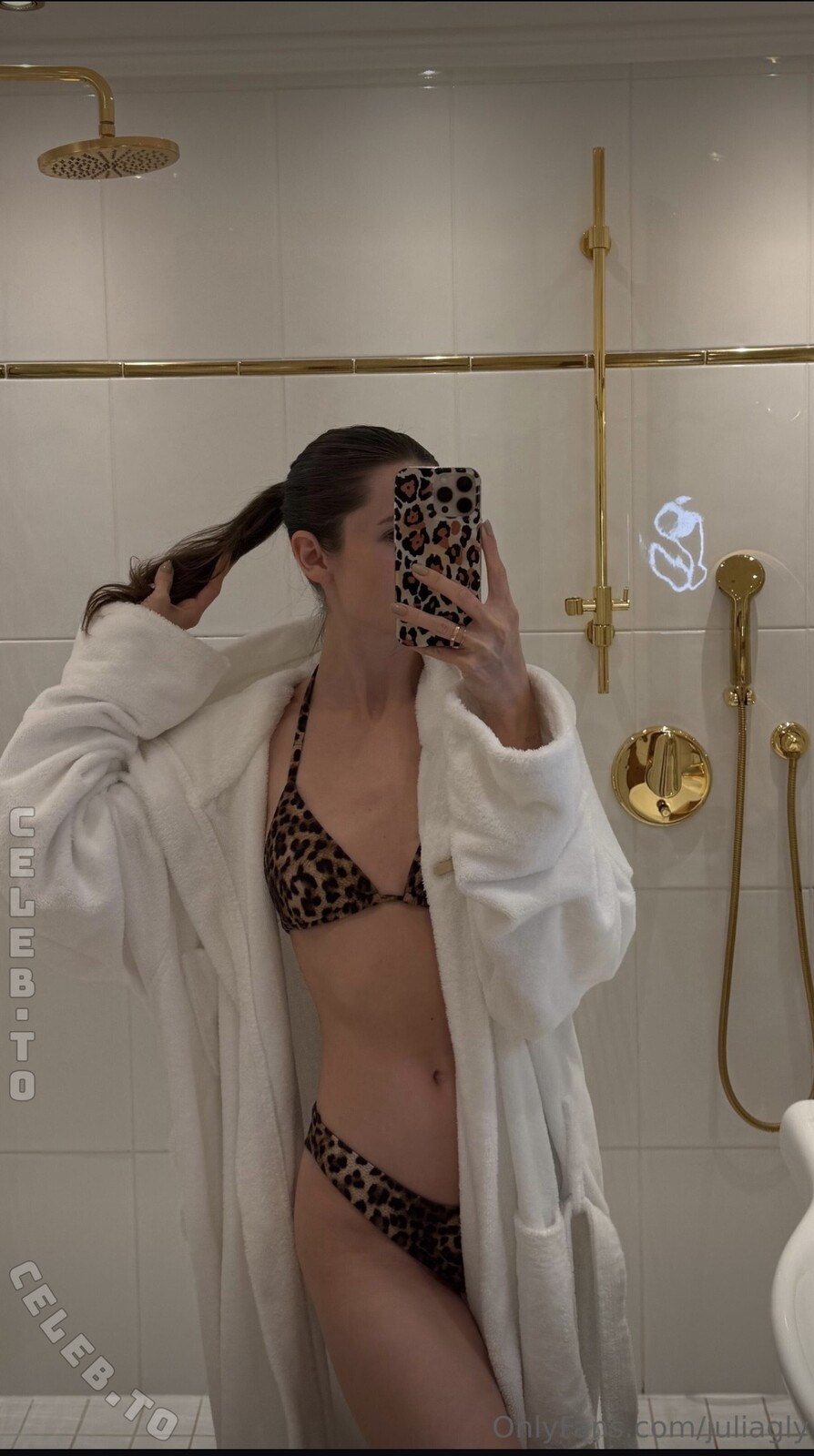 juliagly nude photo 5