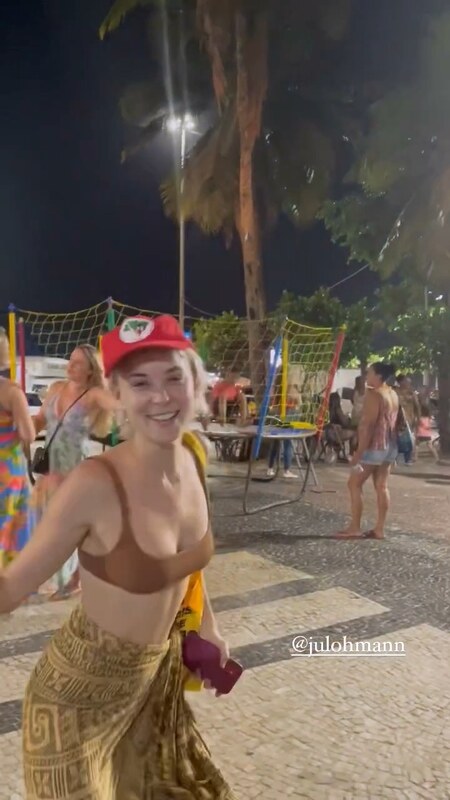 Juliana Lohmann nude photo 8