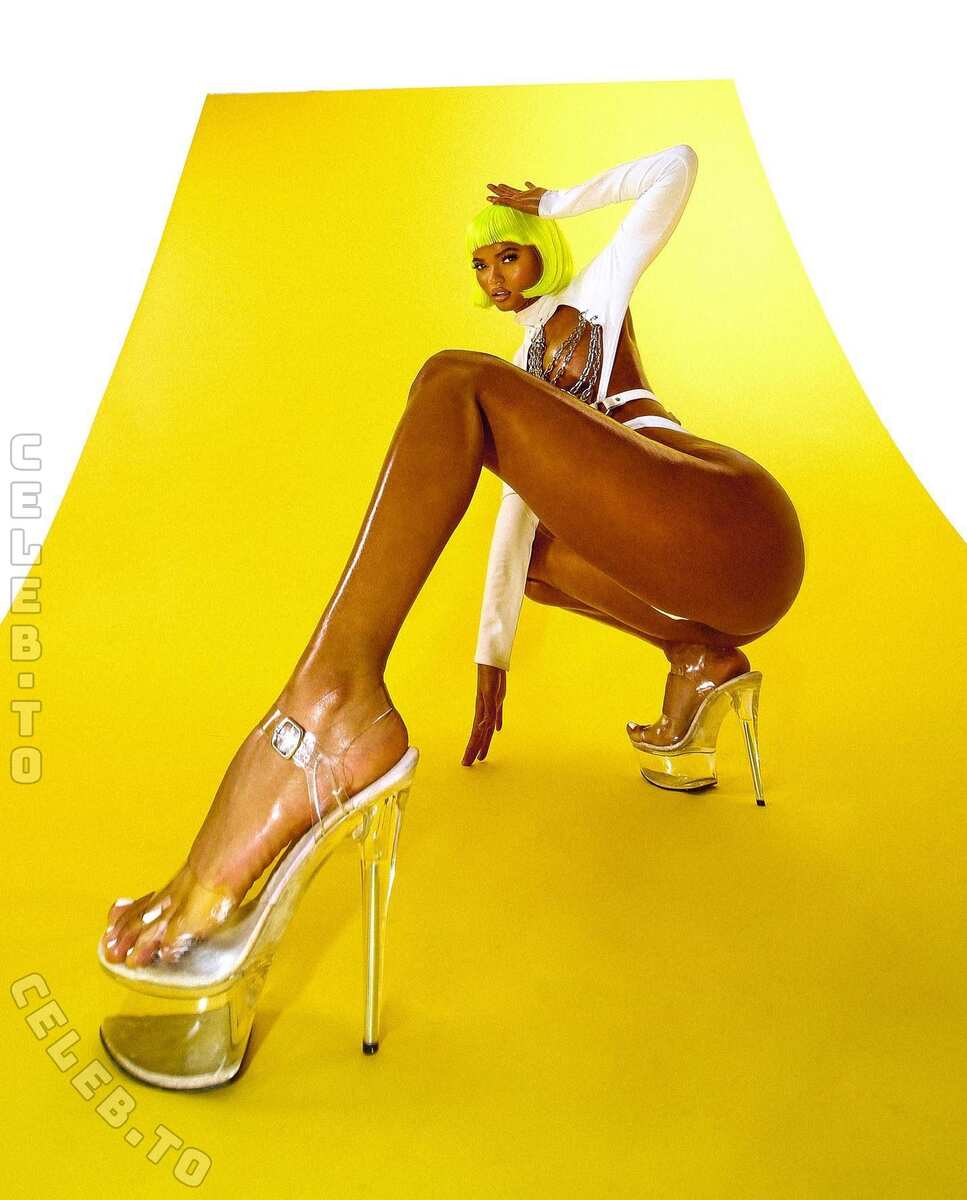 Juliana Nalu nude photo 3