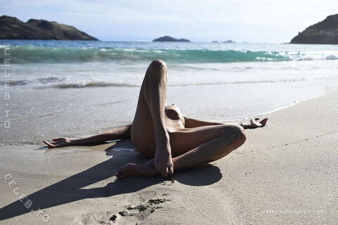Juliane Seyfarth nude photo 41