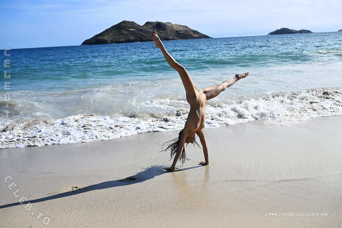 Juliane Seyfarth nude photo 5