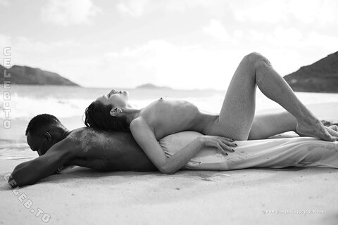 Juliane Seyfarth nude photo 36