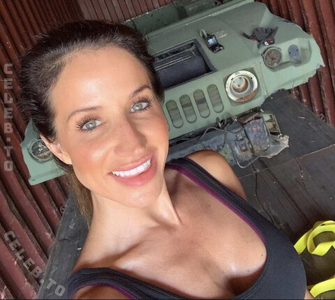 Julie Cristie Neal New (7 photos)