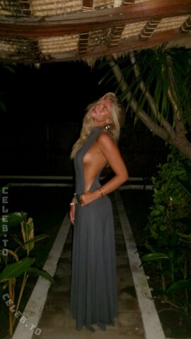 juliehemkristensen nude photo 33