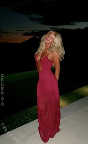 juliehemkristensen nude photo 14
