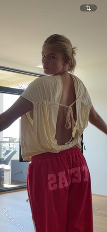 juliehemkristensen nude photo 9
