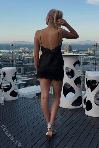 Juliet Small nude photo 22