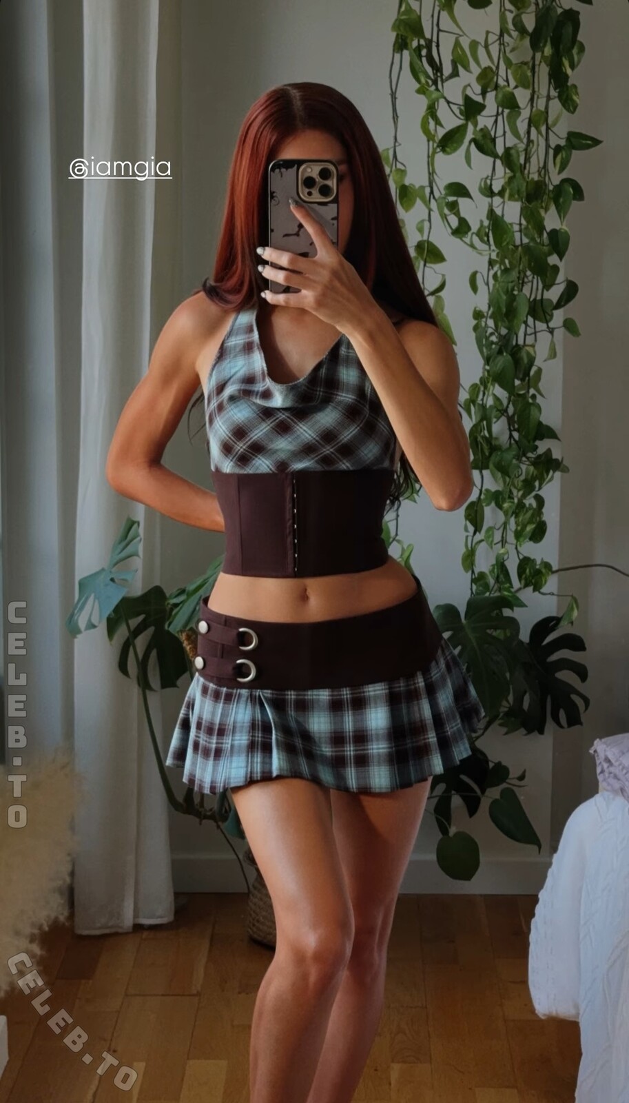 Juliette Sureau nude photo 10