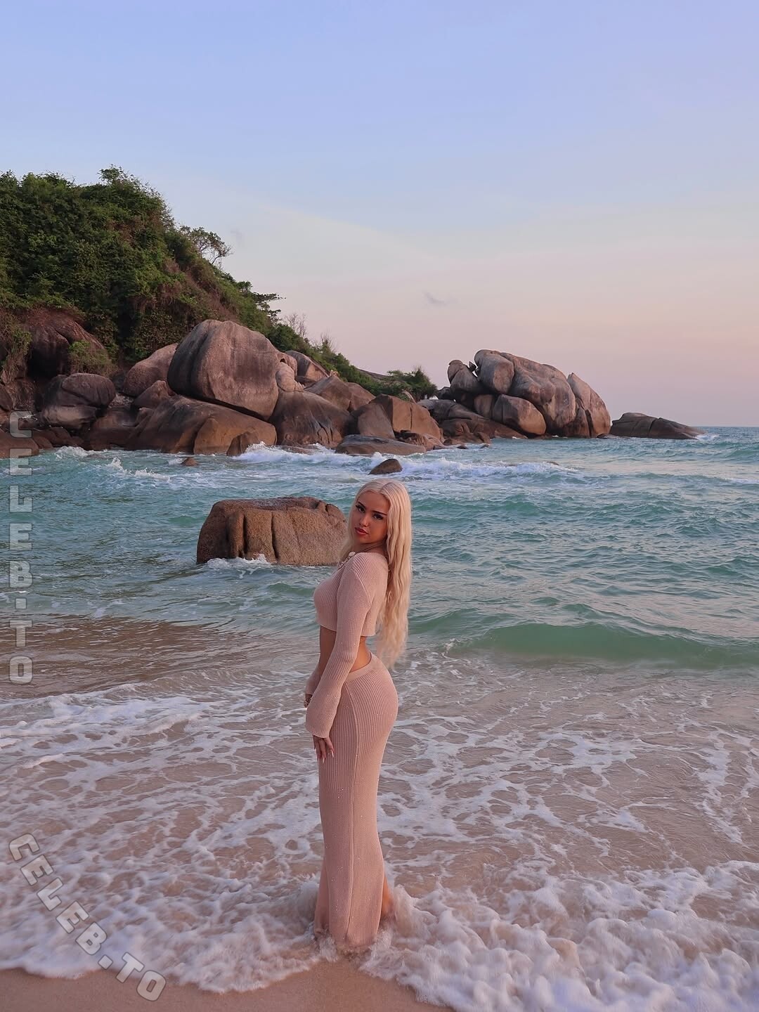 Juliettedmcn nude photo 2