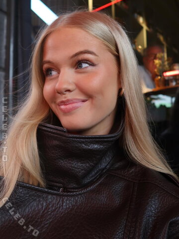 juliii.fnk nude photo 19