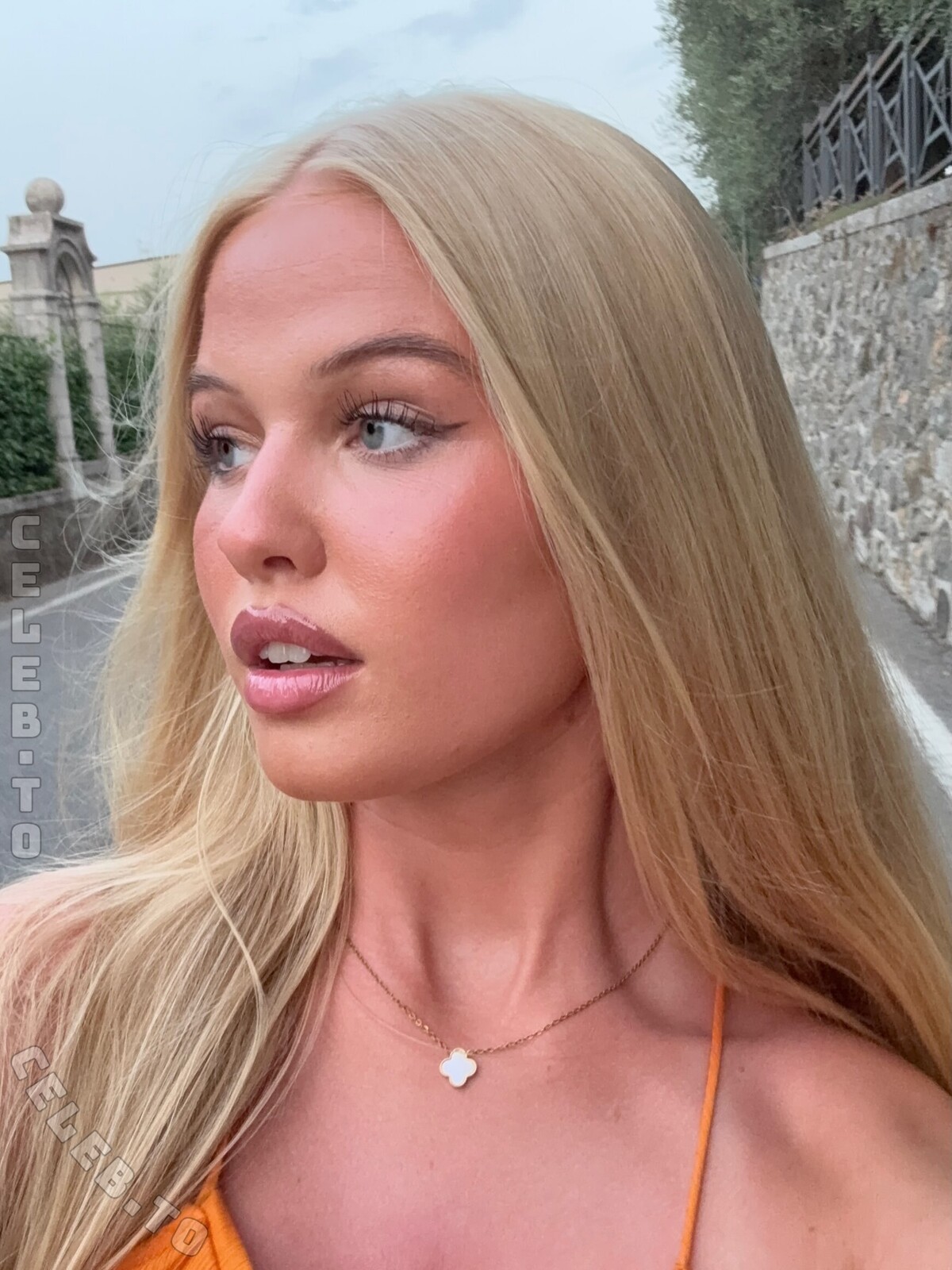 juliii.fnk nude photo 3