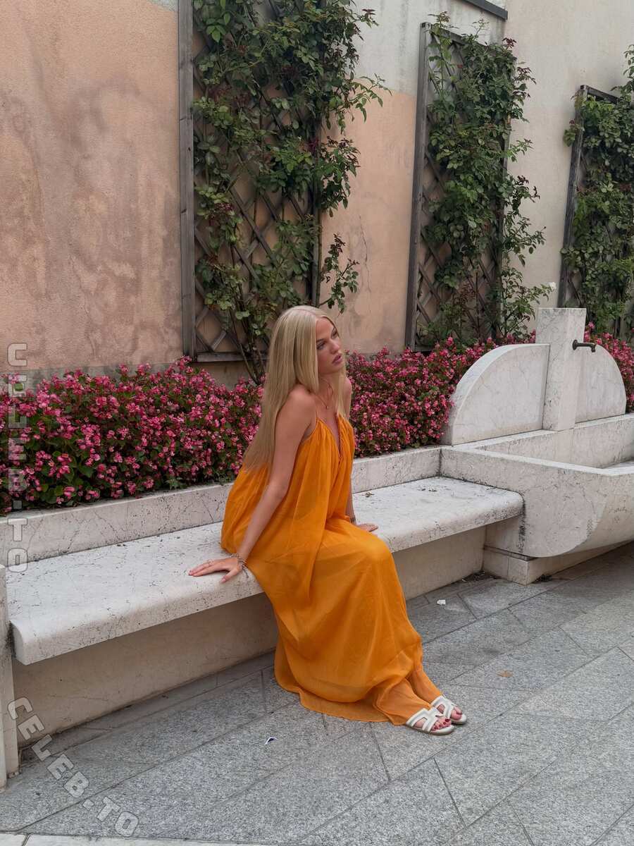 juliii.fnk nude photo 4