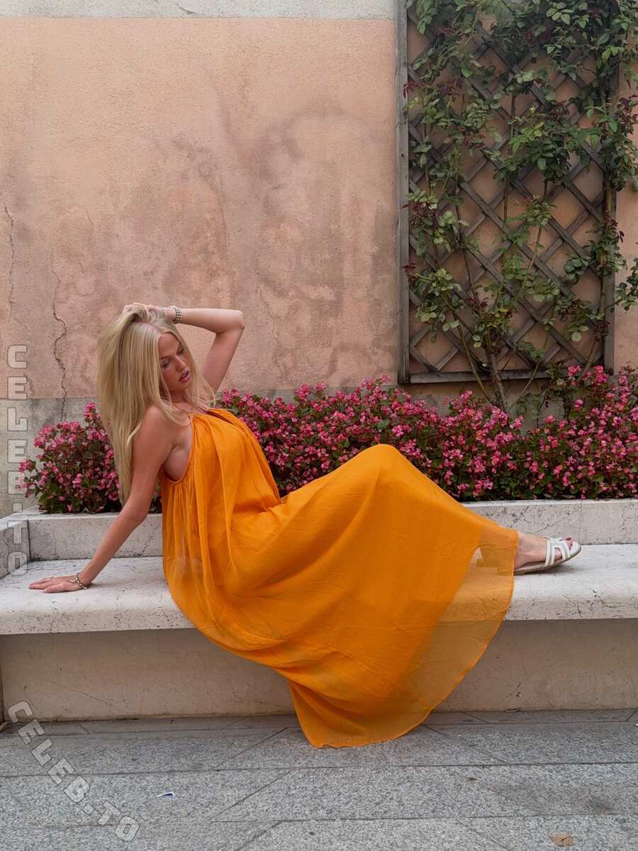 juliii.fnk nude photo 7