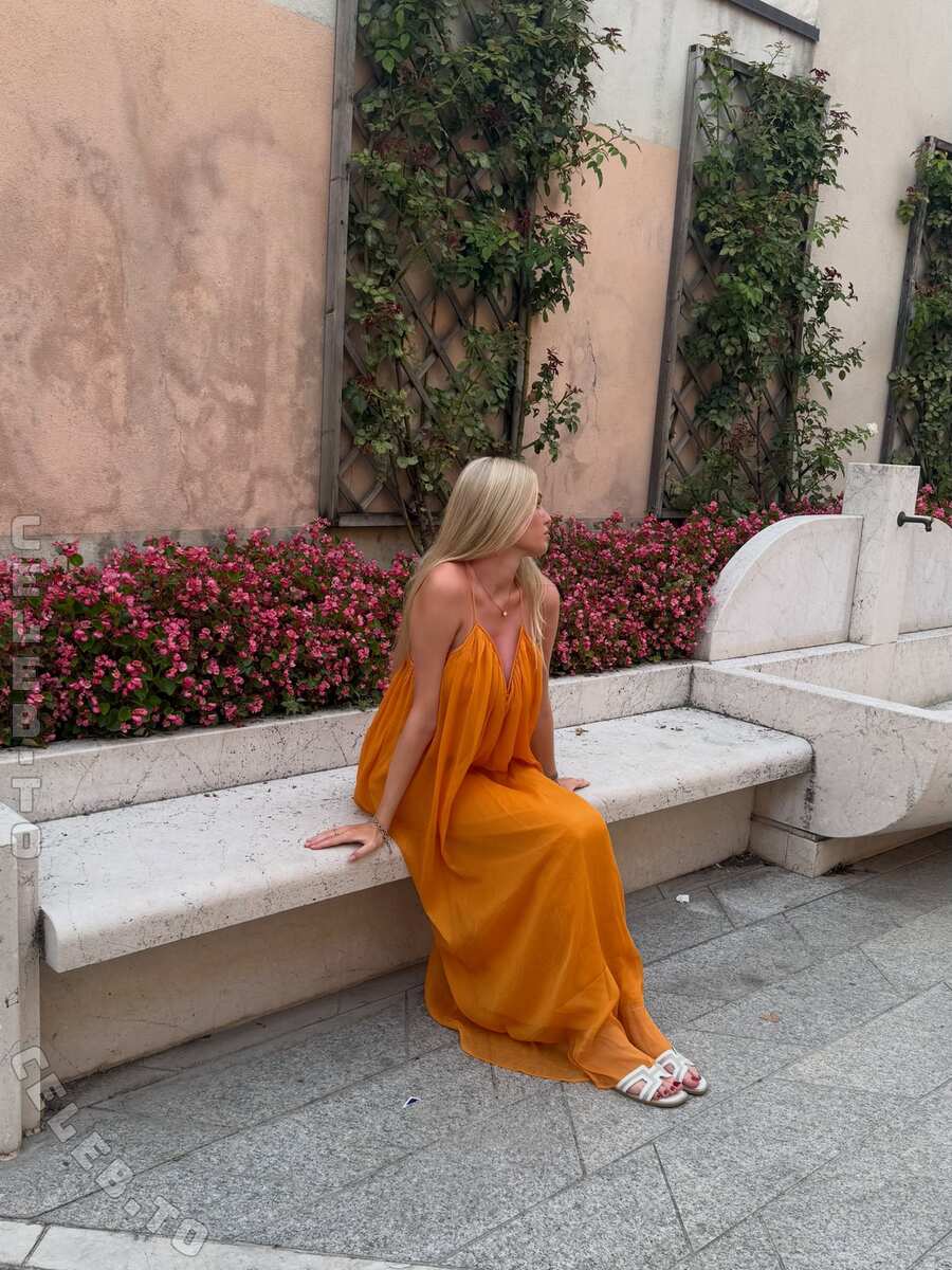 juliii.fnk nude photo 8