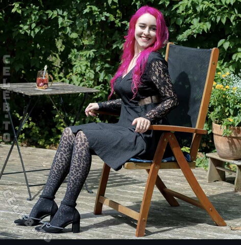 Juliversal nude photo 3