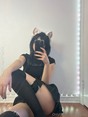 Julzzess nude photo 2