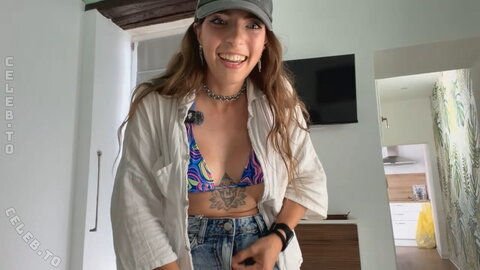 Junicats nude photo 4