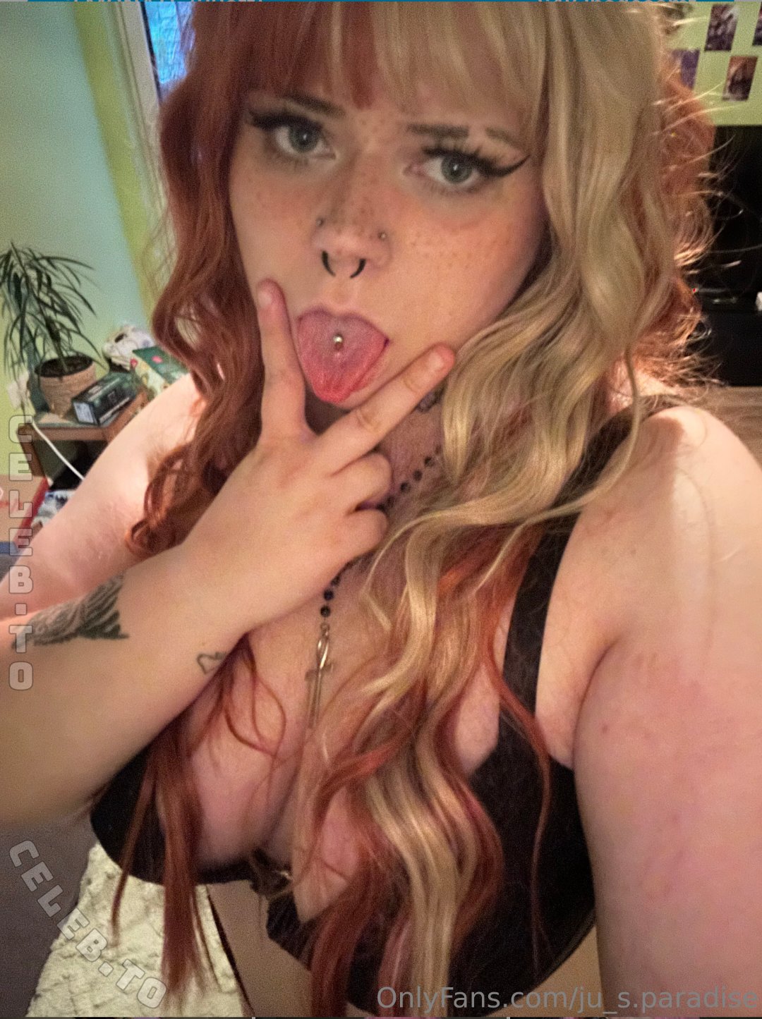 ju_s.paradise nude photo 10