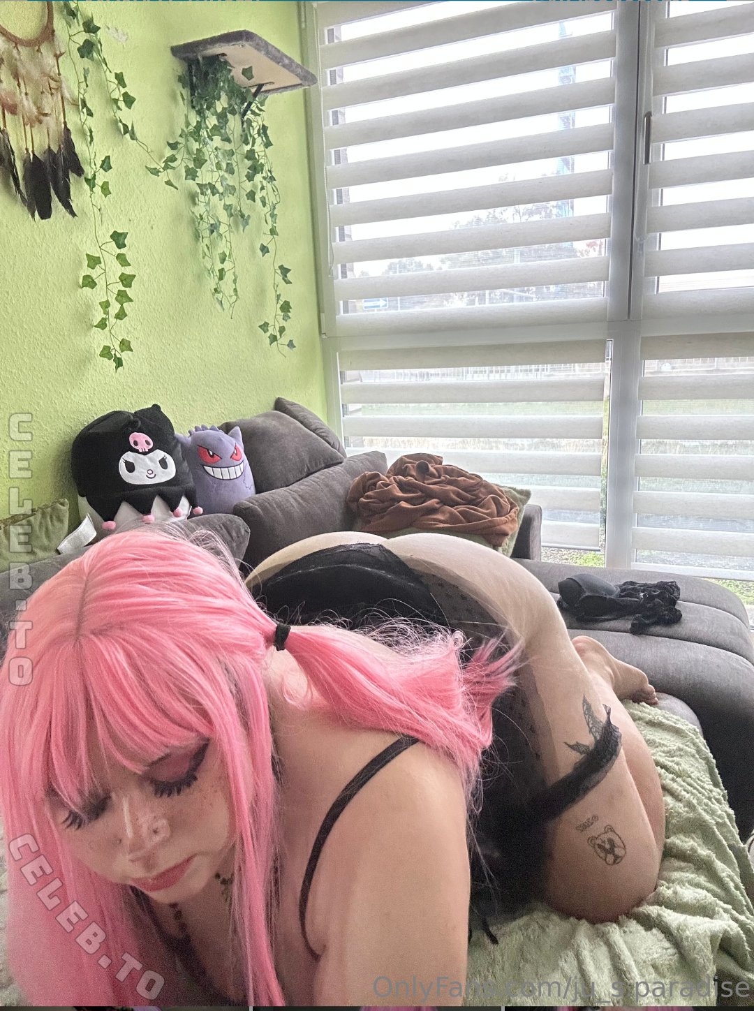 ju_s.paradise nude photo 13