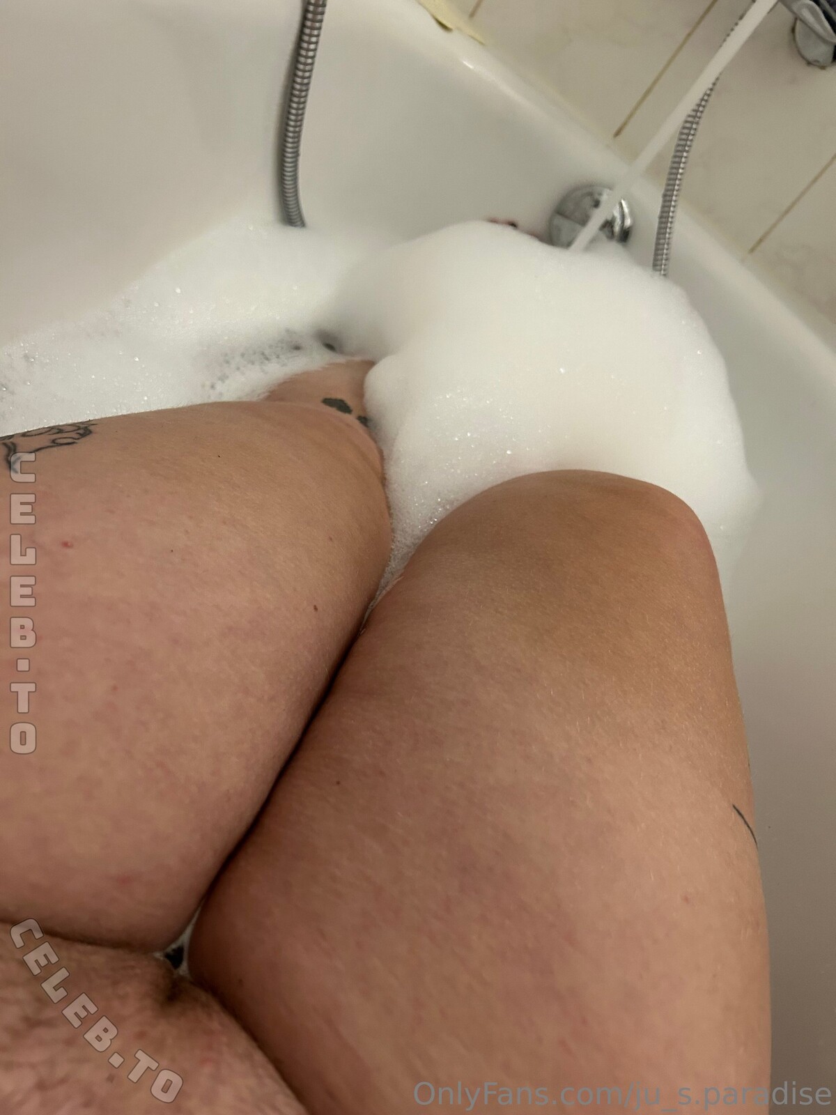 ju_s.paradise nude photo 2