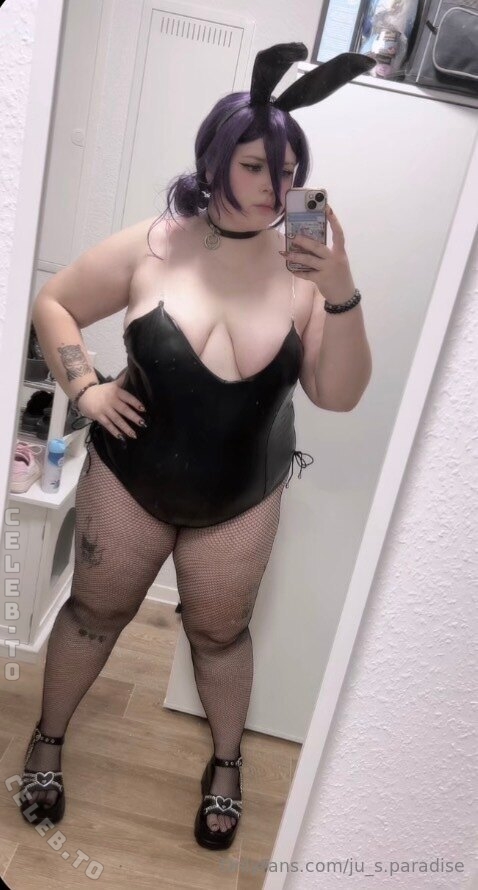 ju_s.paradise nude photo 3
