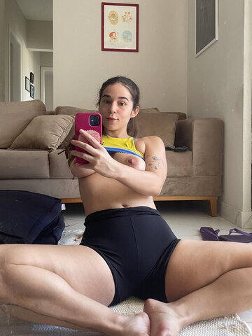 justcallmearya nude photo 16