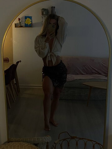 Justine nude photo 26