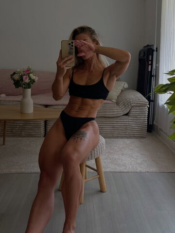 Justine nude photo 23