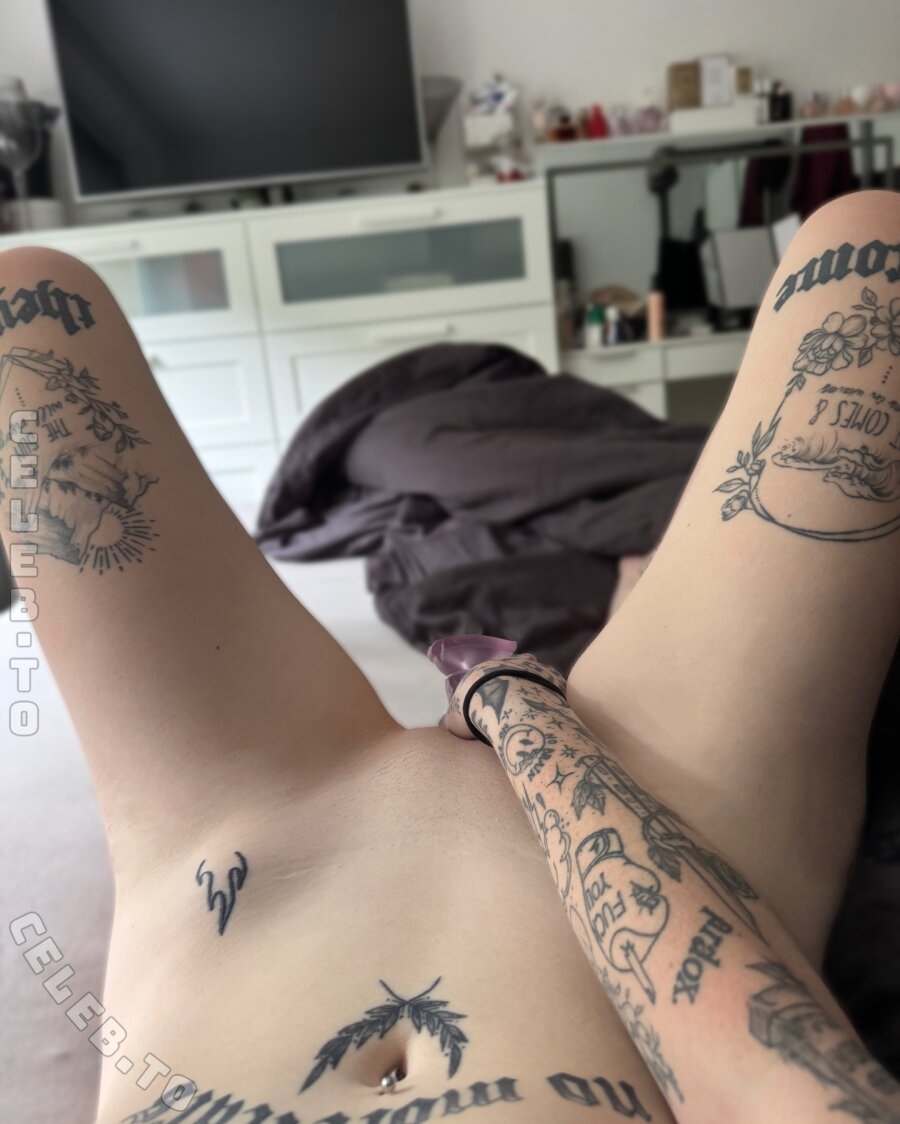 justine_tfs nude photo 9
