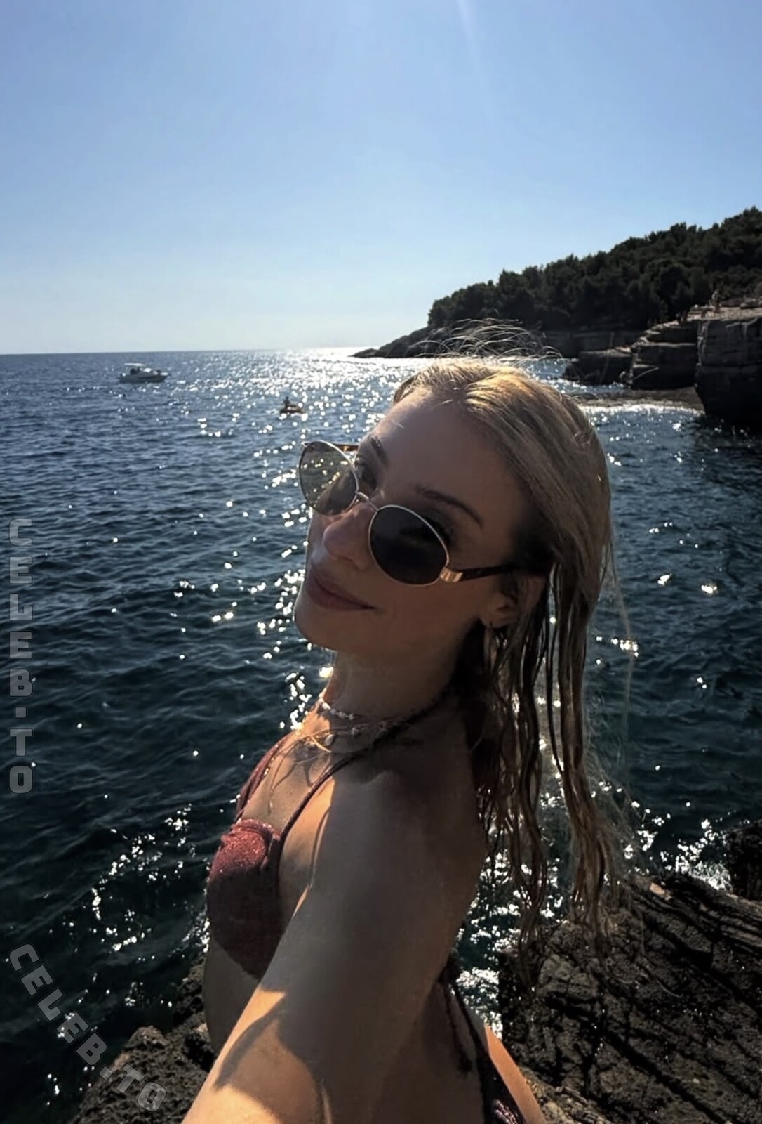 JustSayEleanor nude photo 3
