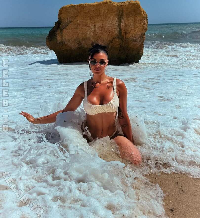 Kabee CH nude photo 2