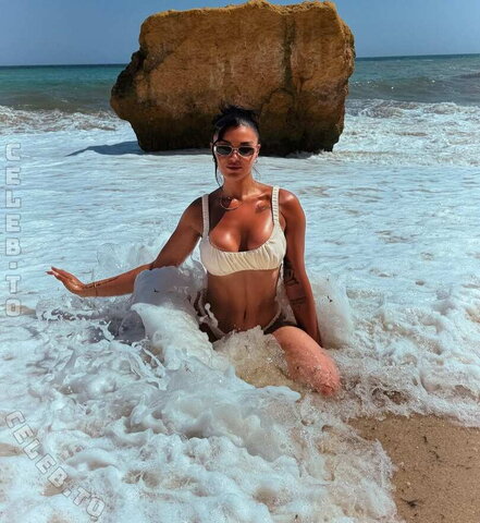 Kabee CH nude photo 4