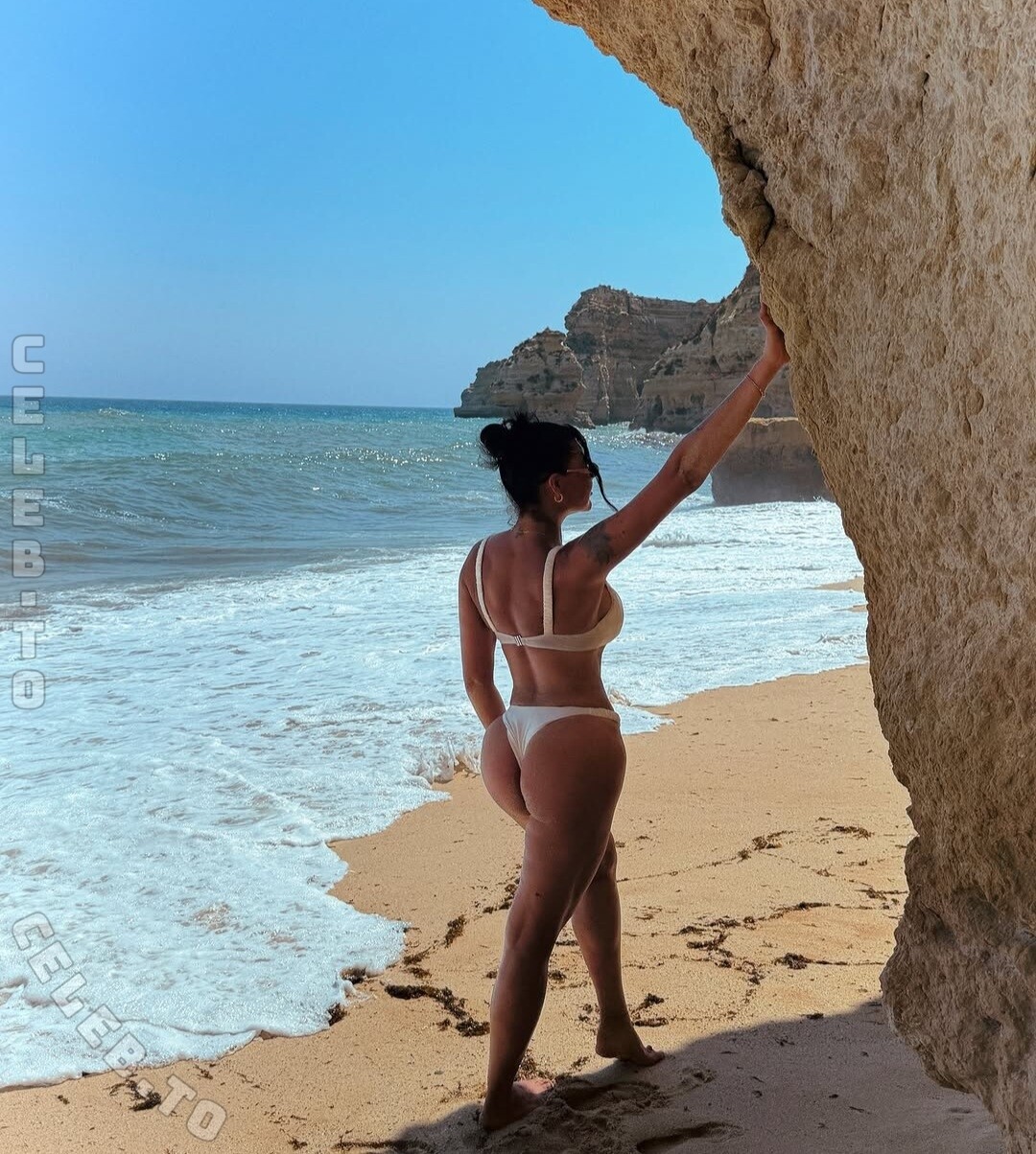 Kabee CH nude photo 3