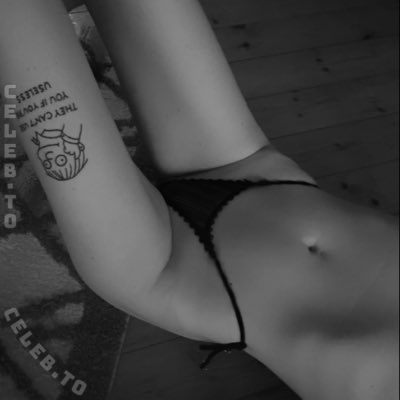 Kadsinude nude photo 1