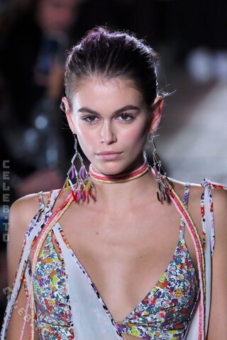 Kaia Gerber nude photo 12