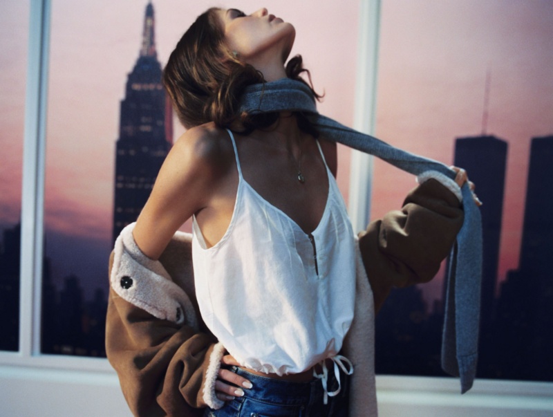 Kaia Gerber nude photo 23