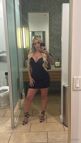 Kali Roses – Happy Thursday baby 💕💋 do you want me crawling directly for that throbbing cock?😈 I love staring at your…