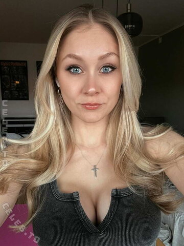 Kandyland nude photo 5